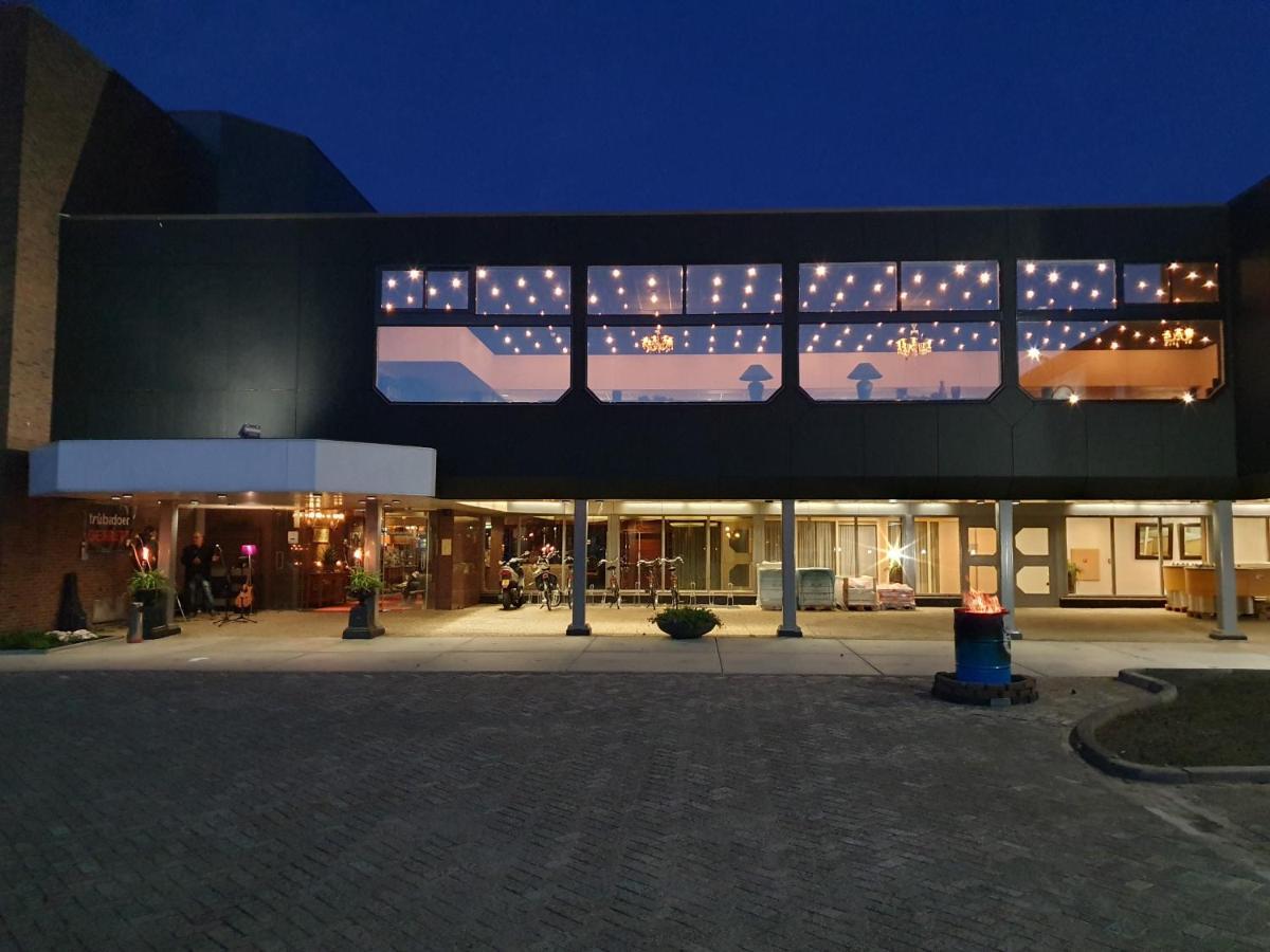 Hotel2Heerenveen Bagian luar foto